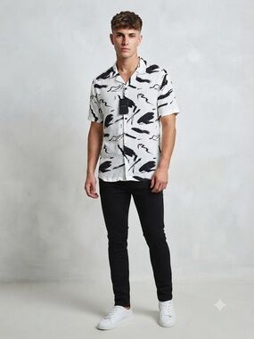 Off-White Black & White Abstract Short-Sleeve Button-Down